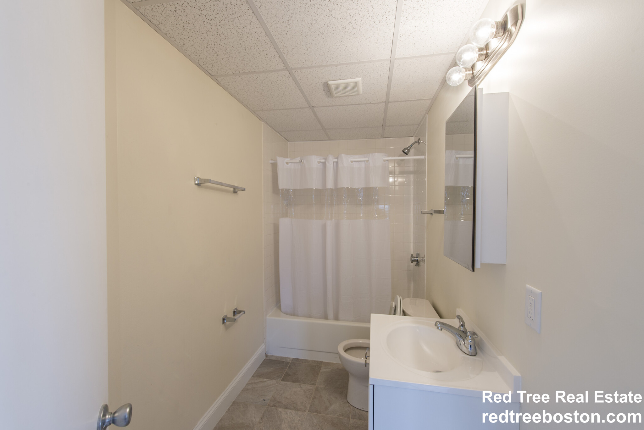 Studio bed, 1 bath apartment for rent at 1088 Boylston St Unit 5, Fenway — photo 3 of 4