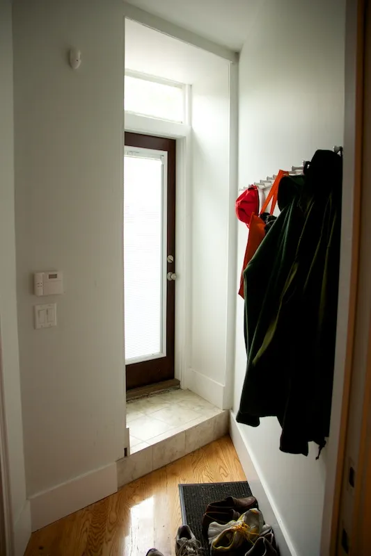 3 bed, 2 bath apartment for rent at 1089 Beacon St Unit 1, Longwood — photo 5 of 14