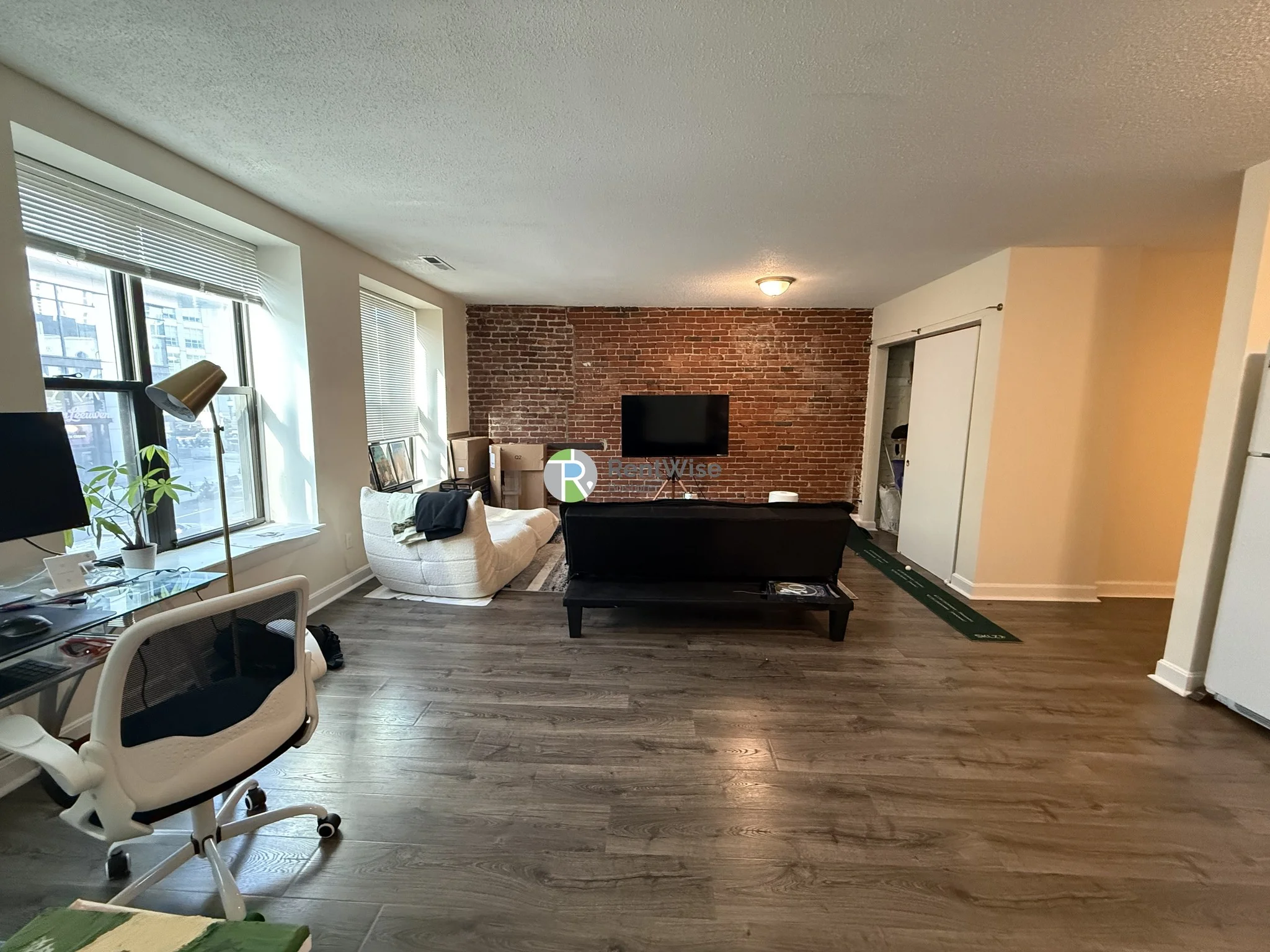 Studio bed, 1 bath apartment for rent at 1089 Boylston St Unit 1, Fenway — photo 1 of 10