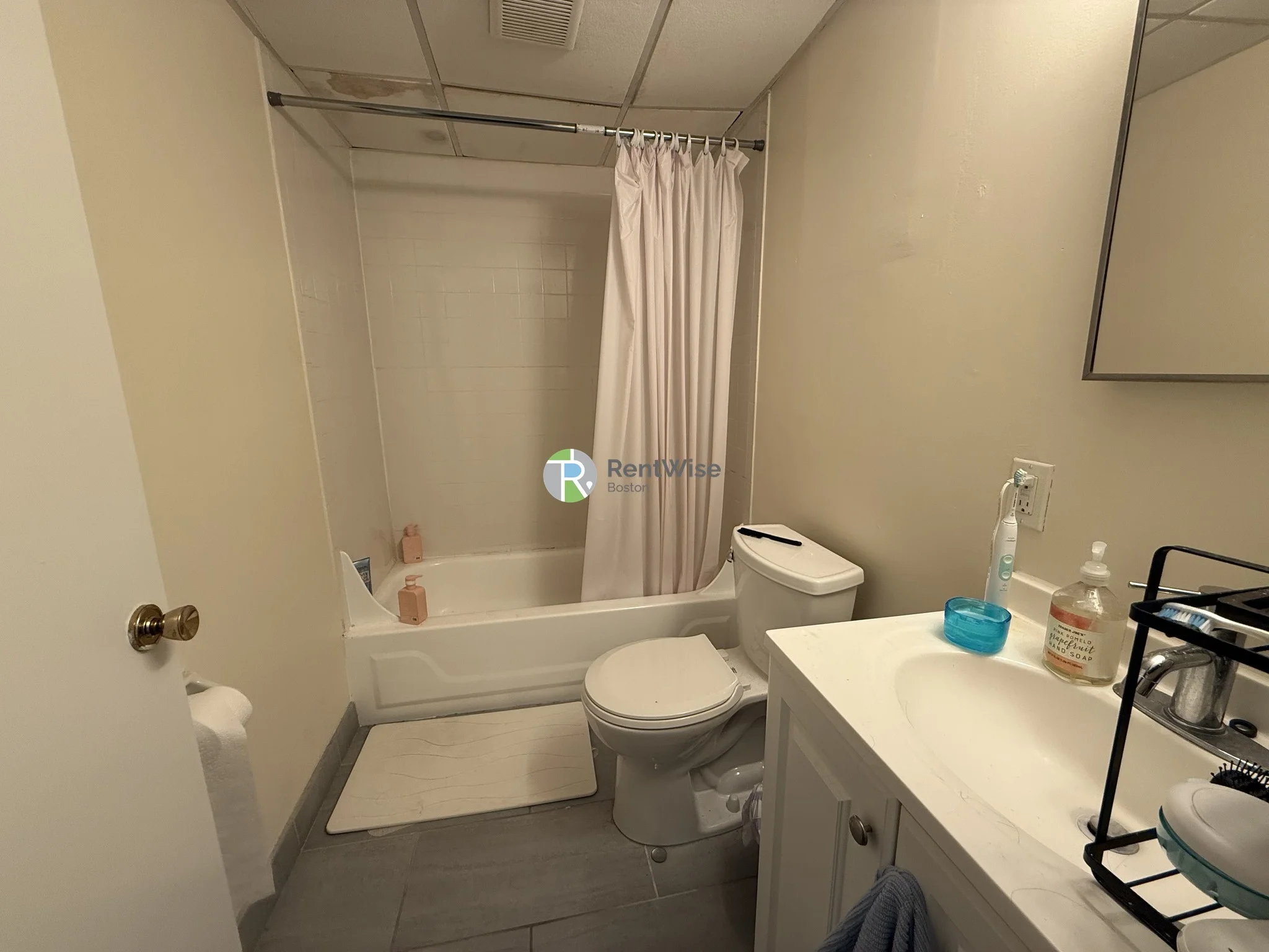 Studio bed, 1 bath apartment for rent at 1089 Boylston St Unit 1, Fenway — photo 10 of 10