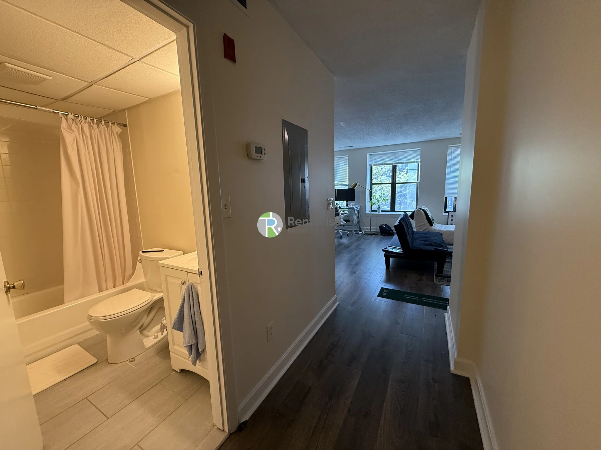 Studio bed, 1 bath apartment for rent at 1089 Boylston St Unit 1, Fenway — photo 9 of 10