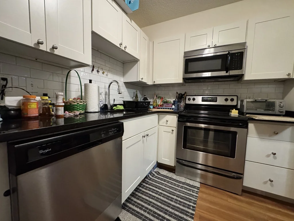 1 bed, 1 bath apartment for rent at 109-111 Tremont St Unit 400, Brighton — photo 1 of 6