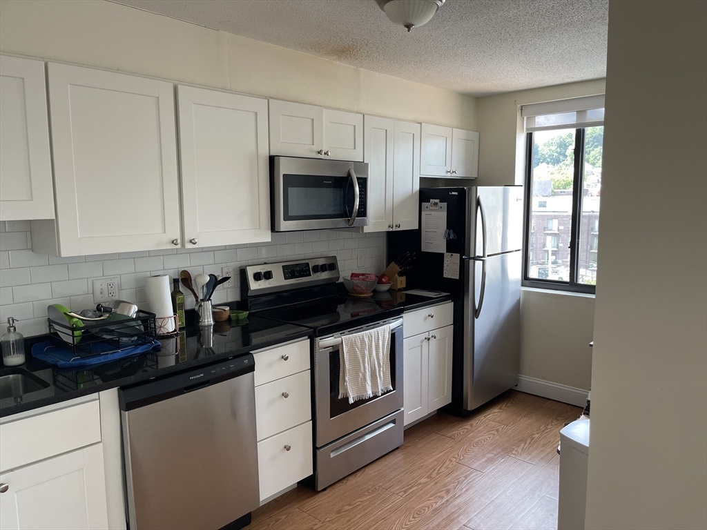 2 bed, 1 bath apartment for rent at 109-111 Tremont St Unit 402, Brighton — photo 2 of 6