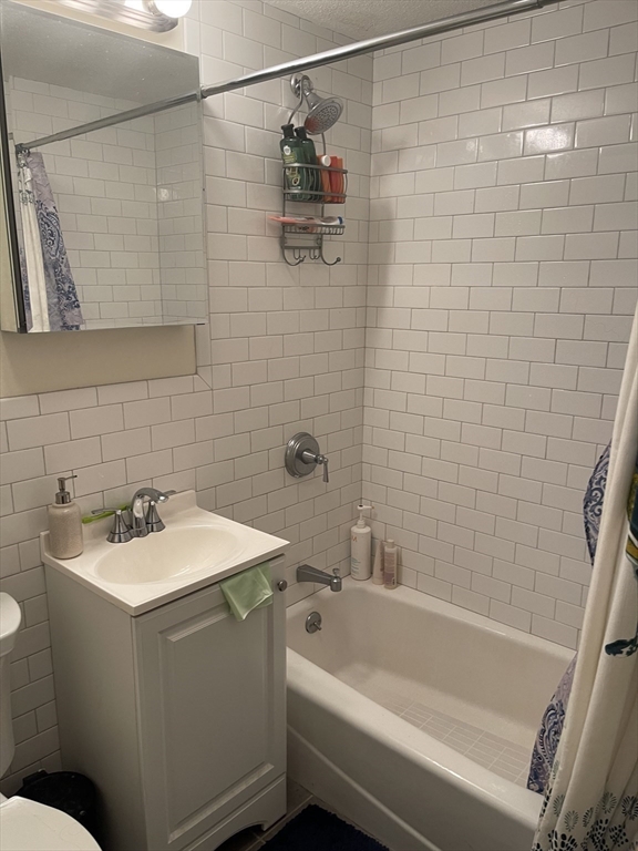 2 bed, 1 bath apartment for rent at 109-111 Tremont St Unit 402, Brighton — photo 4 of 6