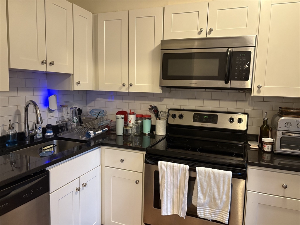 1 bed, 1 bath apartment for rent at 109-111 Tremont St Unit 504, Brighton — photo 3 of 6