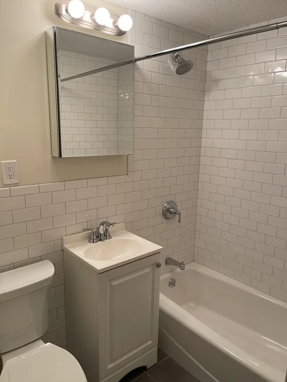 1 bed, 1 bath apartment for rent at 109-111 Tremont St Unit 614, Brighton — photo 4 of 5