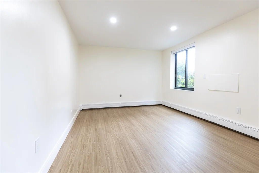 1 bed, 1 bath apartment for rent at 109-111 Tremont Unit 500, Brighton — photo 2 of 5