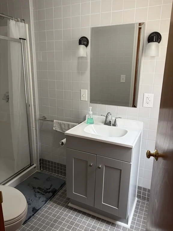 3 bed, 1 bath apartment for rent at 109 Ash St Unit 1, Fall River — photo 8 of 8