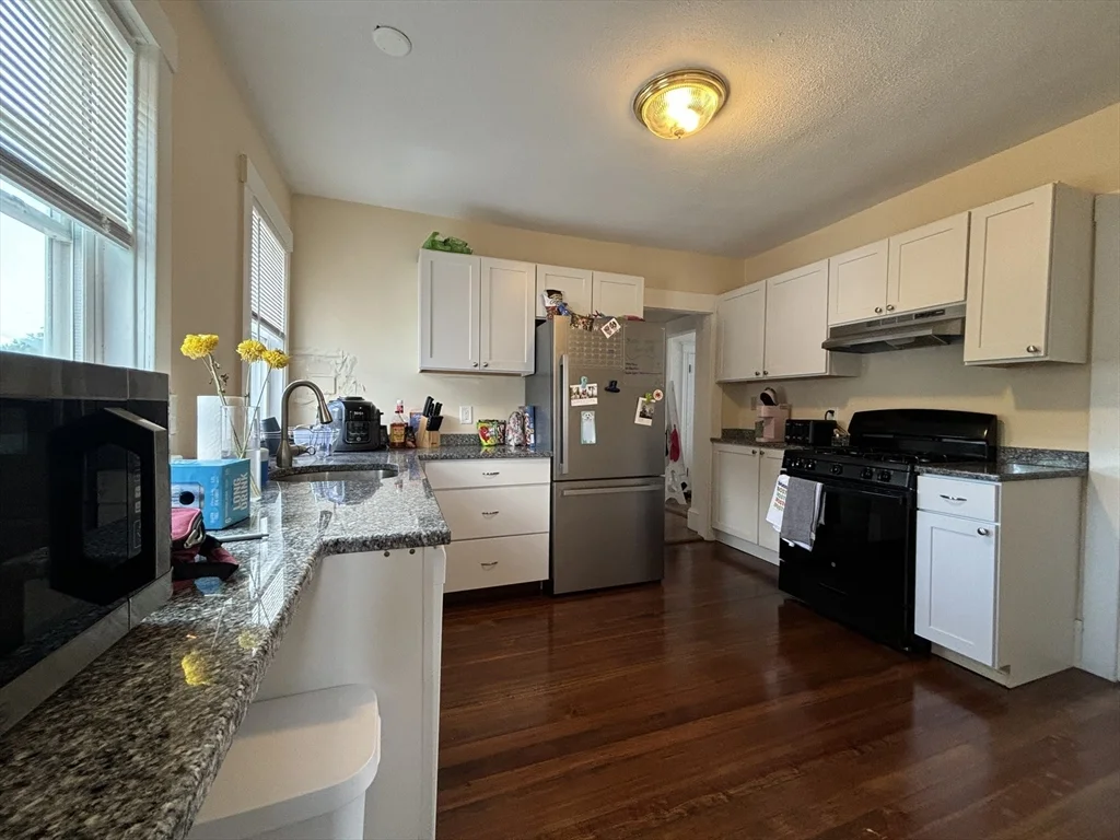 2 bed, 1 bath apartment for rent at 109 Birch St Unit 3, Roslindale — photo 1 of 15