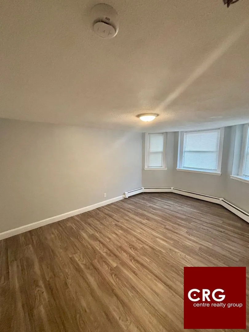 3 bed, 1 bath apartment for rent at 109 Broad St Unit 3B, Lynn — photo 11 of 13