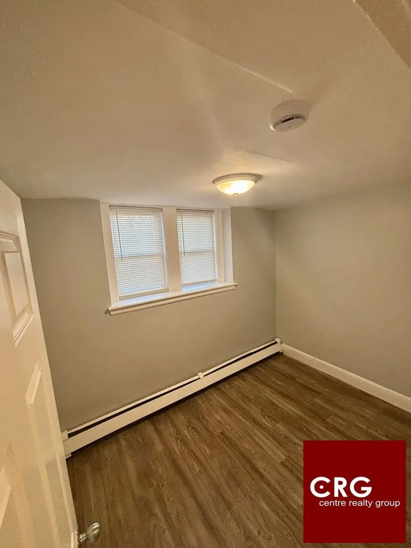 3 bed, 1 bath apartment for rent at 109 Broad St Unit 3B, Lynn — photo 10 of 13
