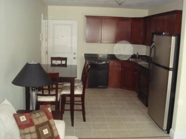 2 bed, 1 bath apartment for rent at 109 California Ave Unit 304, West Quincy — photo 2 of 8