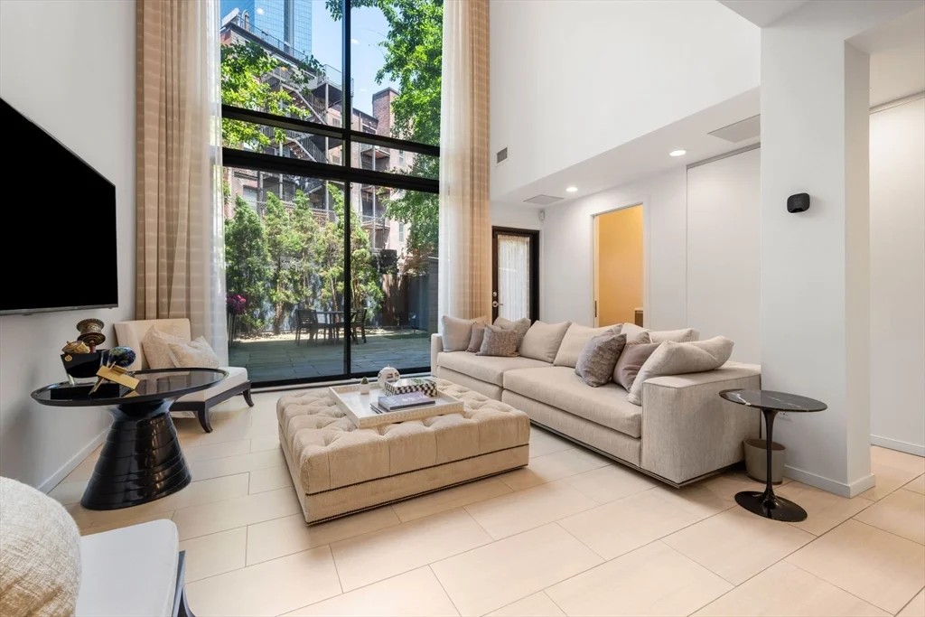 3 bed, 3 bath apartment for rent at 109 Chandler St Unit 1, South End — photo 3 of 36