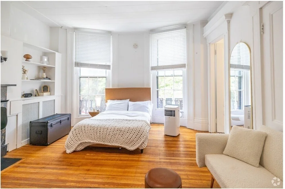 Studio bed, 1 bath apartment for rent at 109 Charles St Unit 1, Beacon Hill — photo 2 of 5