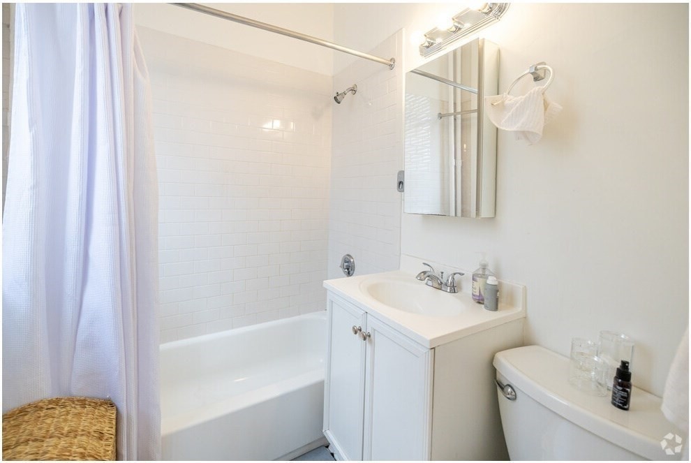 Studio bed, 1 bath apartment for rent at 109 Charles St Unit 3, Beacon Hill — photo 3 of 7