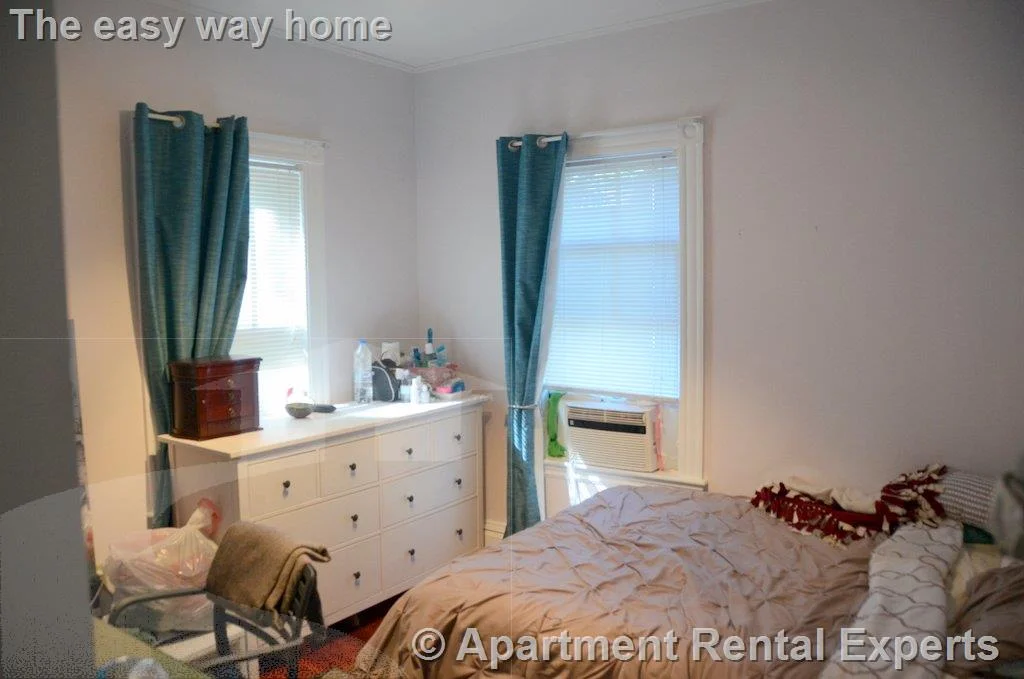 3 bed, 1 bath apartment for rent at 109 College Ave Unit 2, Davis Square — photo 6 of 9