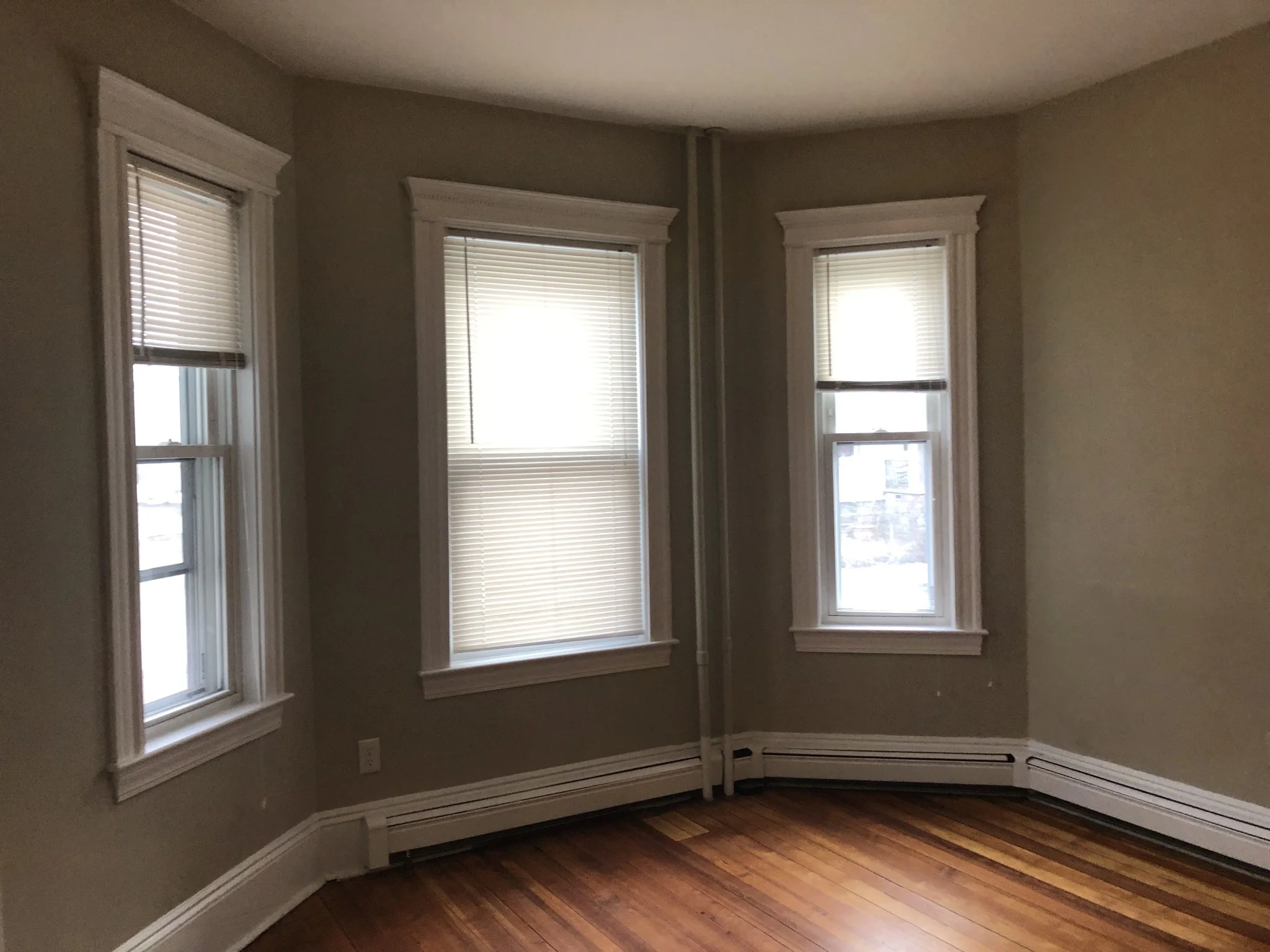 4 bed, 1 bath apartment for rent at 109 Congress Ave Unit 1, Chelsea — photo 9 of 10