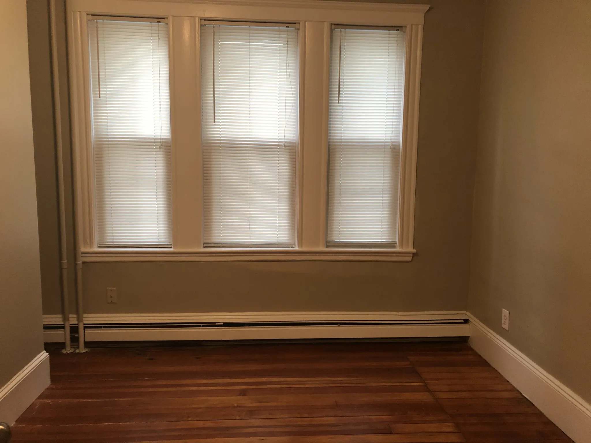 4 bed, 1 bath apartment for rent at 109 Congress Ave Unit 1, Chelsea — photo 6 of 10
