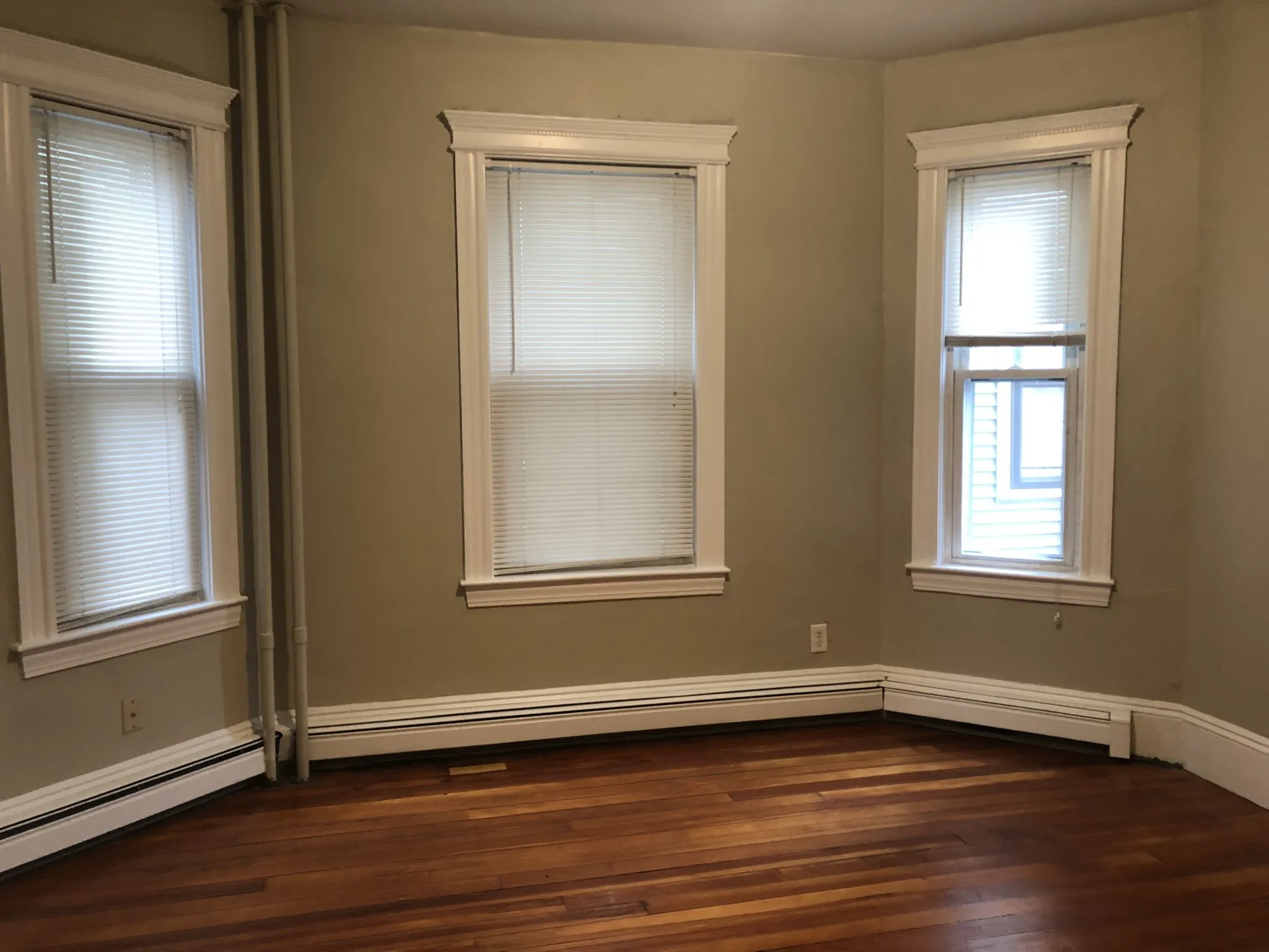 4 bed, 1 bath apartment for rent at 109 Congress Ave Unit 1, Chelsea — photo 5 of 10