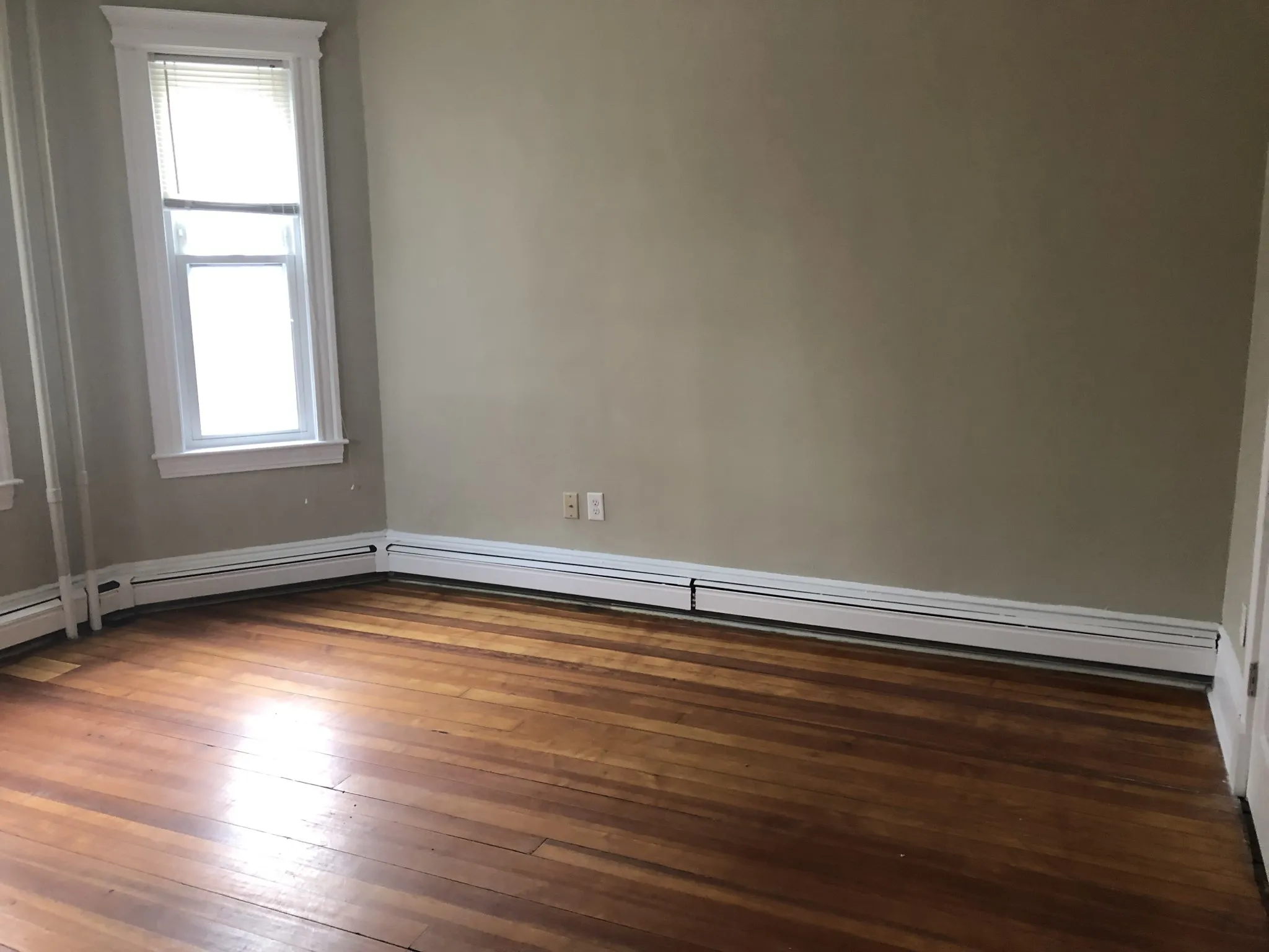 4 bed, 1 bath apartment for rent at 109 Congress Ave Unit 1, Chelsea — photo 7 of 10