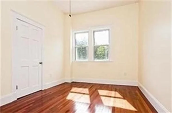 2 bed, 1 bath apartment for rent at 109 Cushing Unit 1, Strawberry Hill — photo 5 of 9