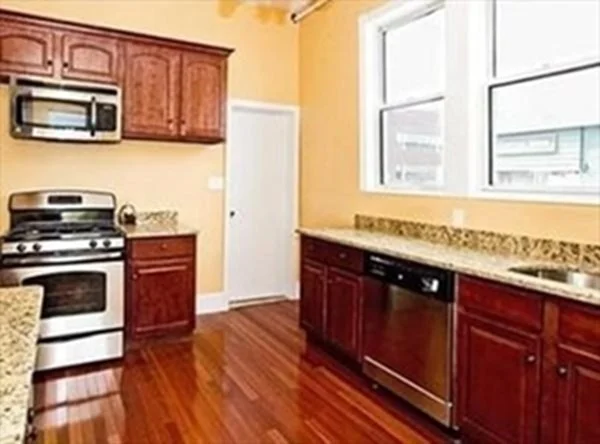 2 bed, 1 bath apartment for rent at 109 Cushing Unit 1, Strawberry Hill — photo 1 of 9