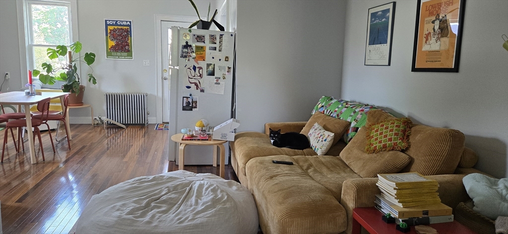 2 bed, 1 bath apartment for rent at 109 Cushing Unit 2, West Cambridge — photo 3 of 10