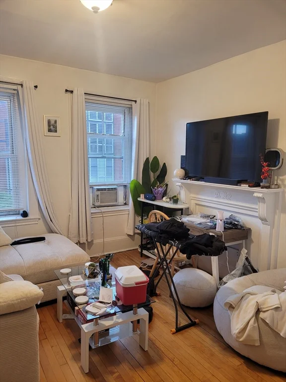 1 bed, 1 bath apartment for rent at 109 Dartmouth St Unit 25, South End — photo 2 of 9