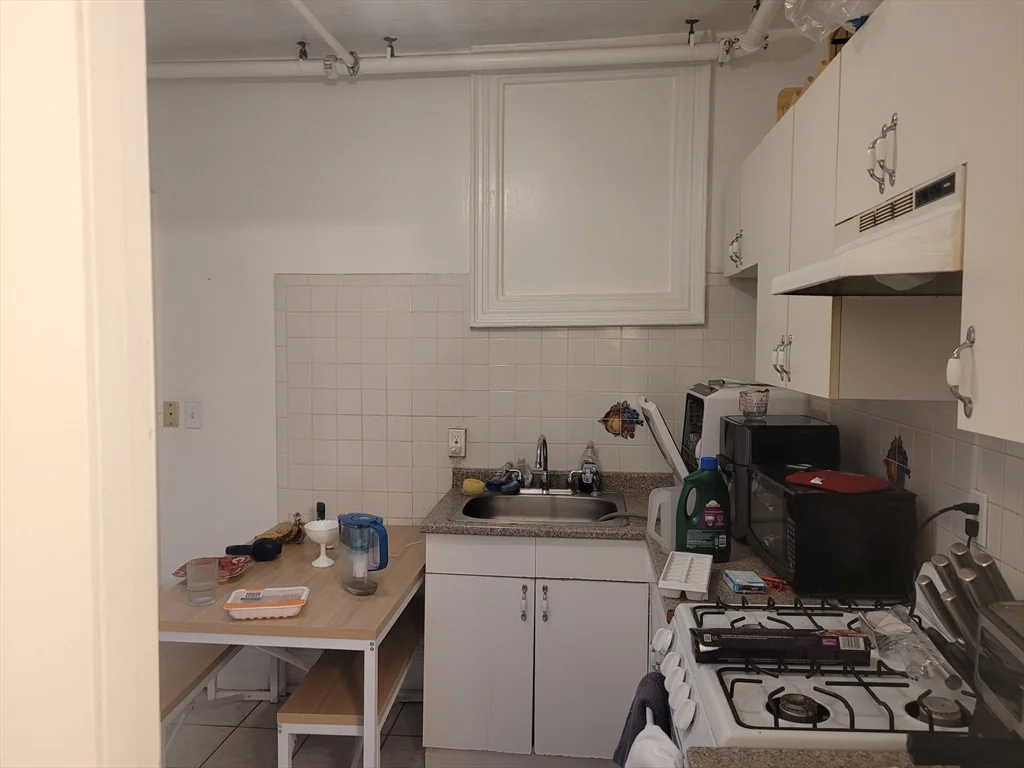1 bed, 1 bath apartment for rent at 109 Dartmouth St Unit 25, South End — photo 8 of 9