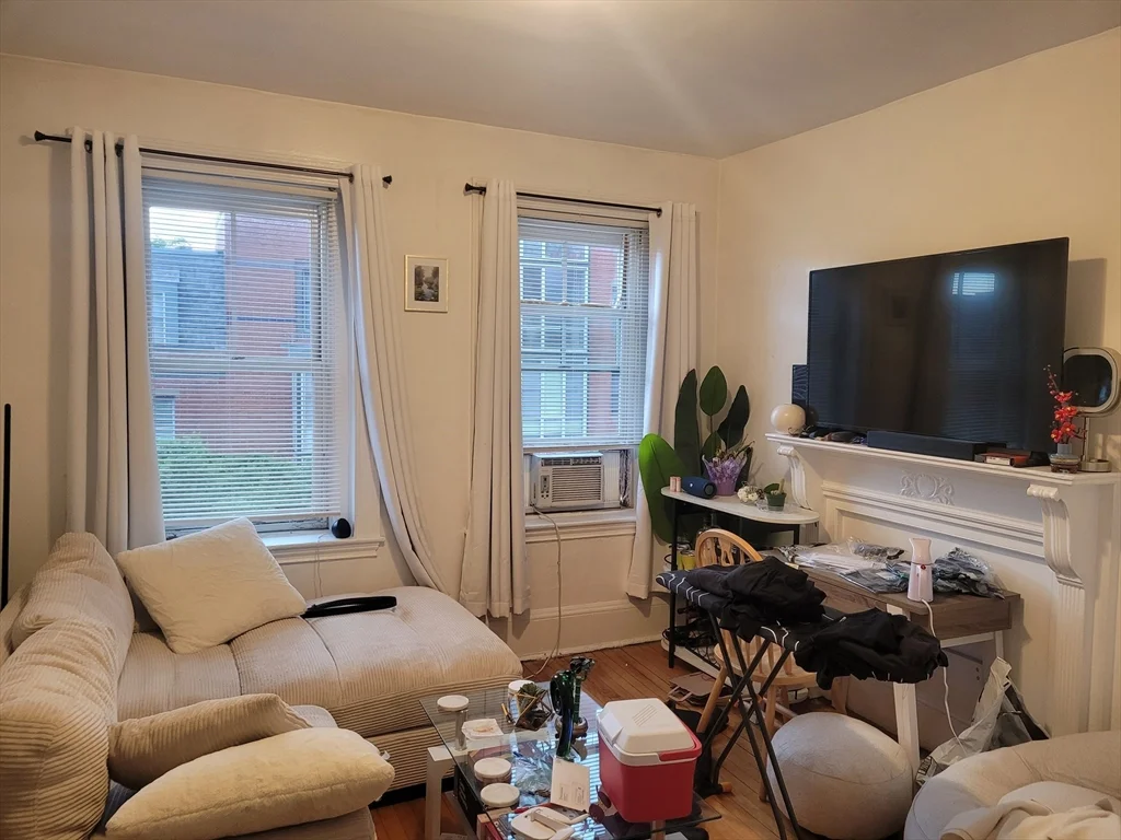 1 bed, 1 bath apartment for rent at 109 Dartmouth St Unit 25, South End — photo 1 of 9