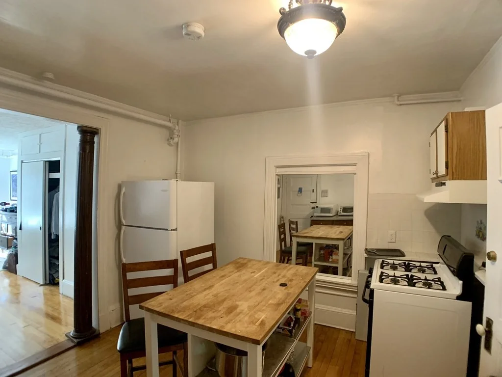 Studio bed, 1 bath apartment for rent at 109 Dartmouth St Unit 3, Back Bay — photo 11 of 13