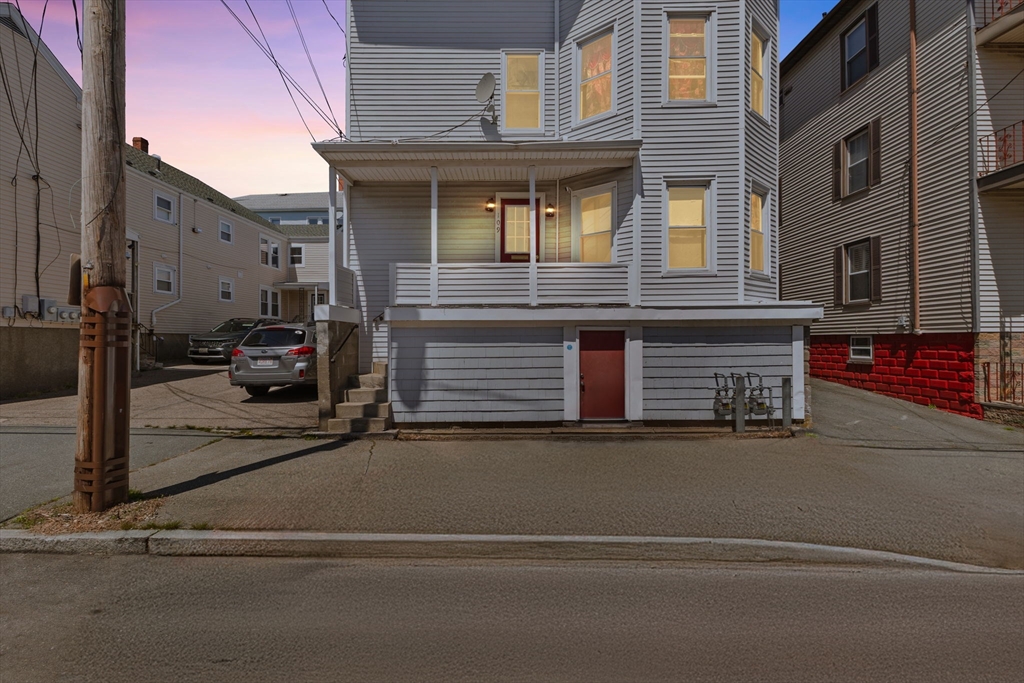 2 bed, 1 bath apartment for rent at 109 Davis St Unit 1, New Bedford — photo 1 of 21