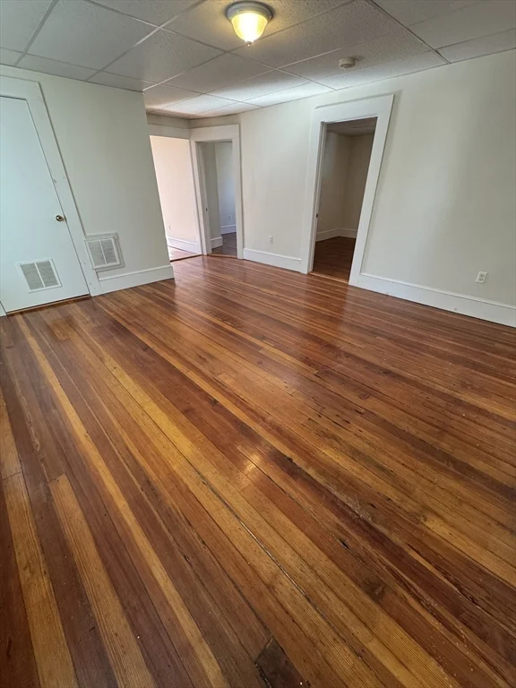 3 bed, 1 bath apartment for rent at 109 Davis St Unit 2, New Bedford — photo 3 of 6
