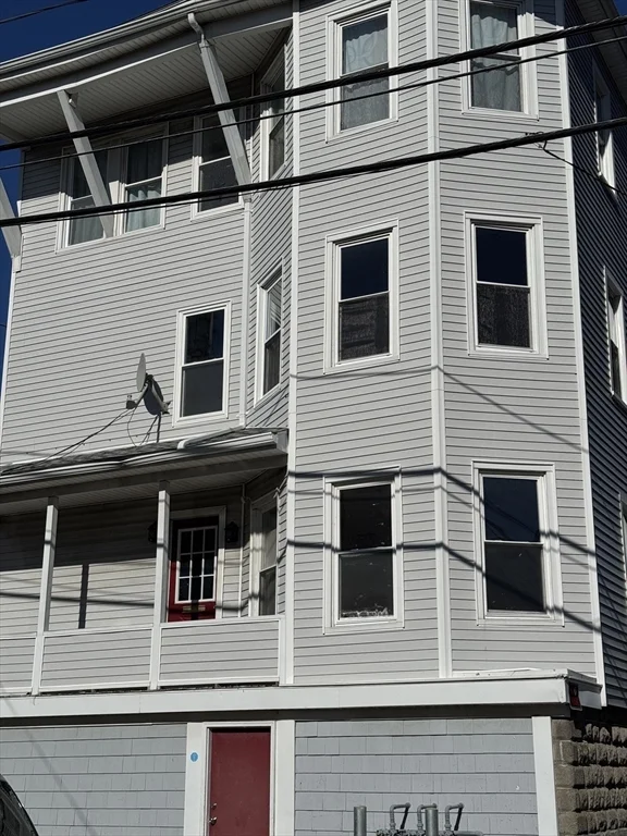 3 bed, 1 bath apartment for rent at 109 Davis St Unit 2, New Bedford — photo 6 of 6