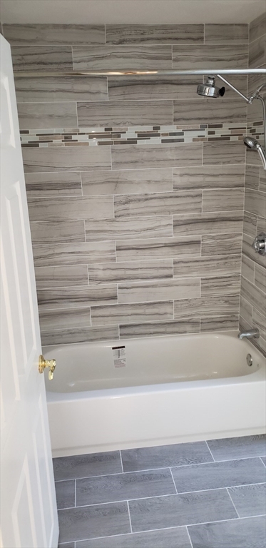 5 bed, 4+ bath apartment for rent at 109 East Emerson Unit 0, Lexington — photo 16 of 17