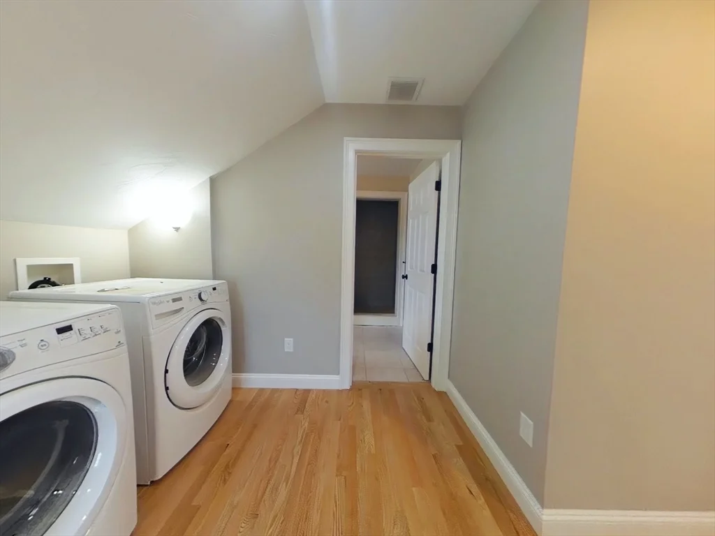 4 bed, 3 bath apartment for rent at 109 Farwell St Unit 109, Nonantum — photo 14 of 20