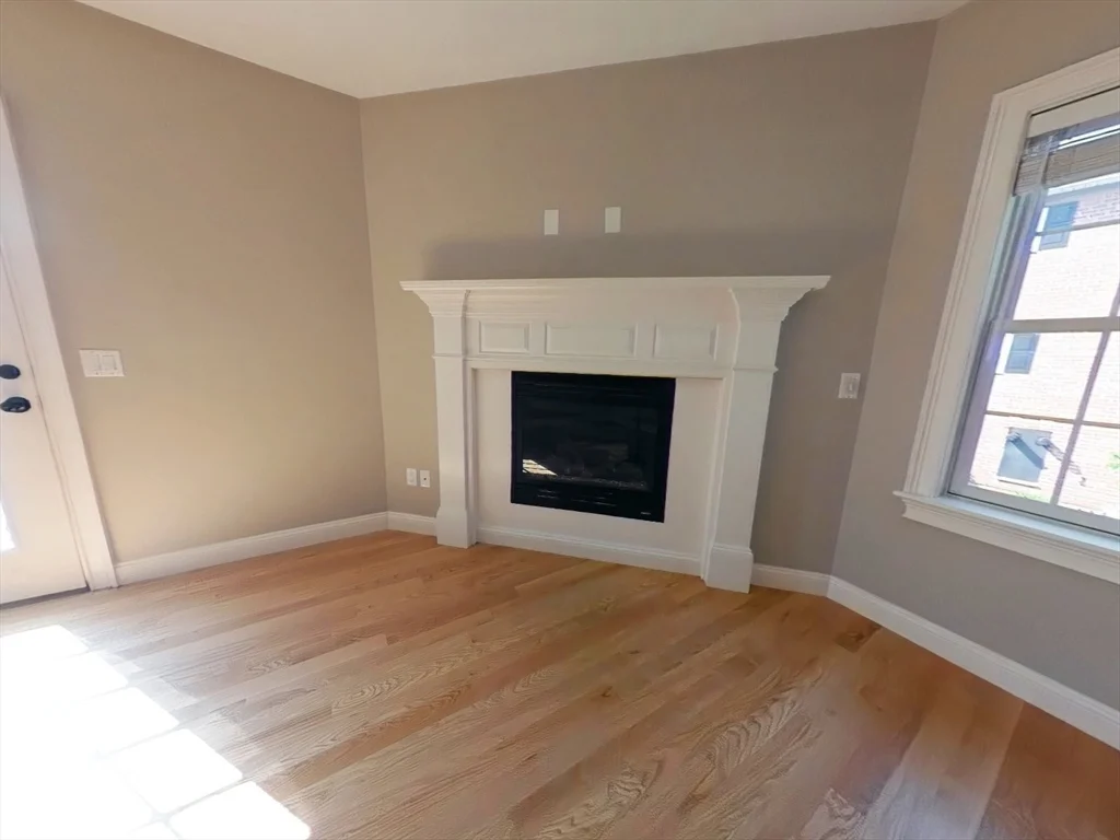 4 bed, 3 bath apartment for rent at 109 Farwell St Unit 109, Nonantum — photo 4 of 20