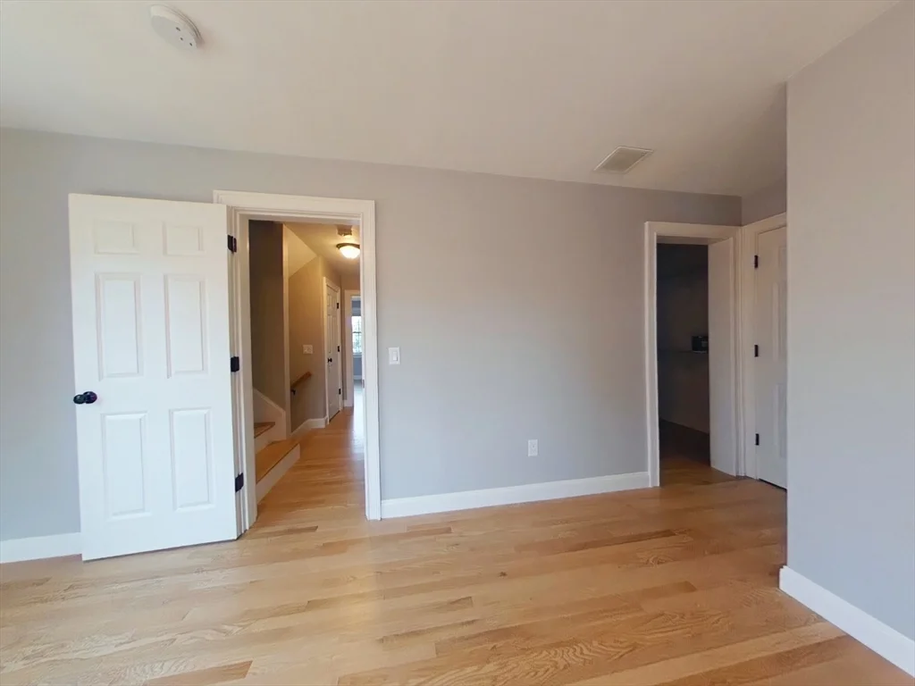 4 bed, 3 bath apartment for rent at 109 Farwell St Unit 109, Nonantum — photo 12 of 20
