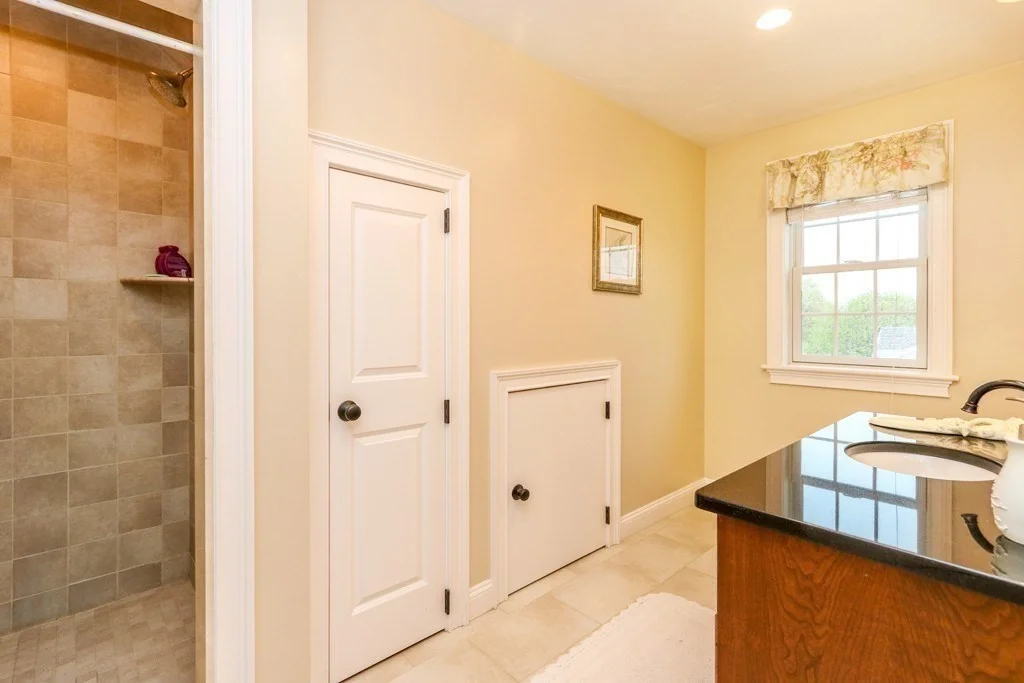 4 bed, 3 bath apartment for rent at 109 Farwell St Unit 109, Nonantum — photo 15 of 20