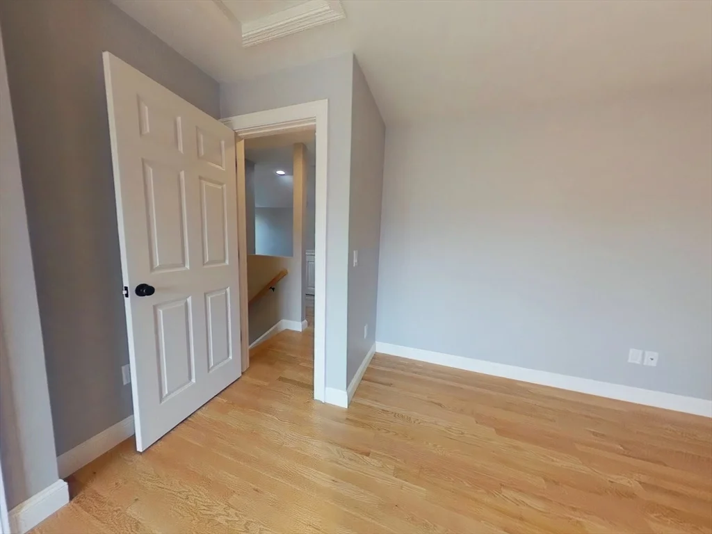 4 bed, 3 bath apartment for rent at 109 Farwell St Unit 109, Nonantum — photo 7 of 20