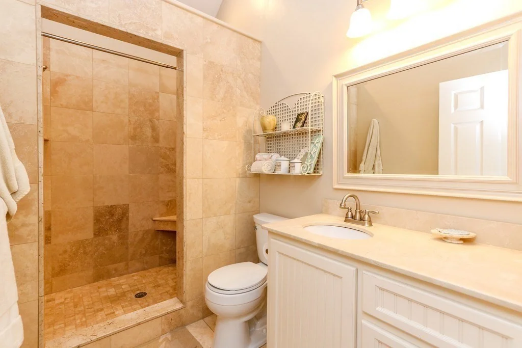4 bed, 3 bath apartment for rent at 109 Farwell St Unit 109, Nonantum — photo 9 of 20