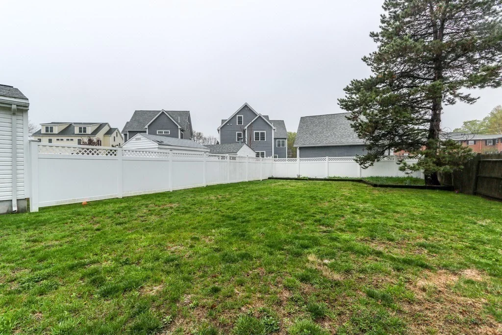 4 bed, 3 bath apartment for rent at 109 Farwell St Unit 109, Nonantum — photo 18 of 20