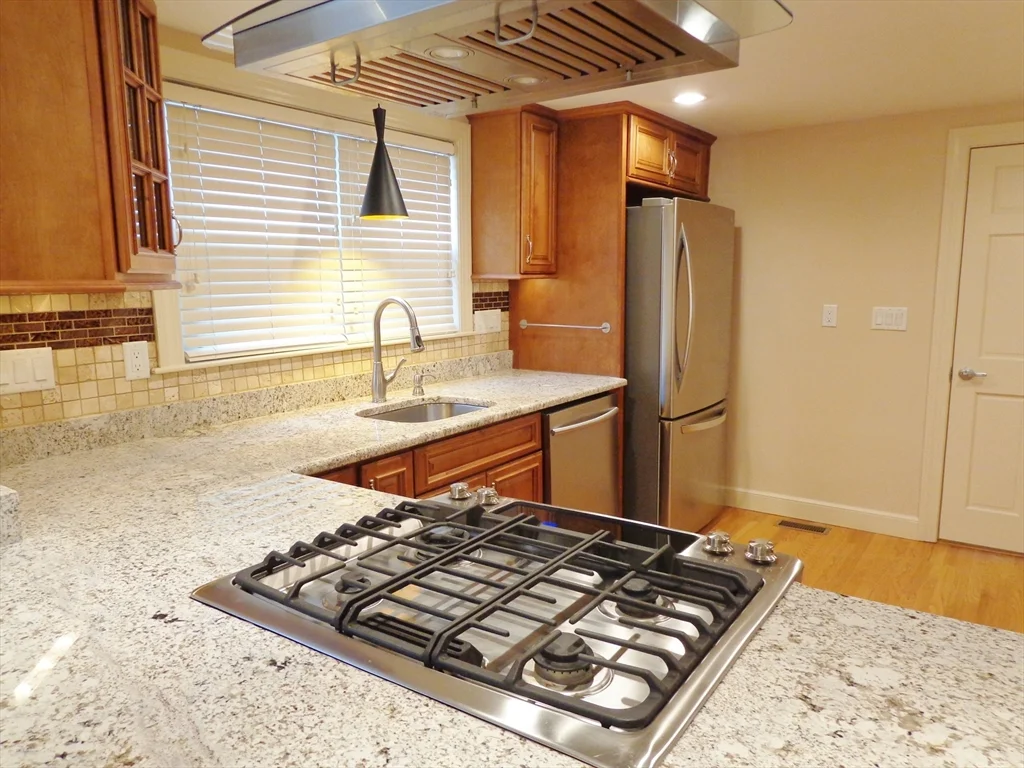 2 bed, 1 bath apartment for rent at 109 Fayette St Unit 2, Watertown — photo 5 of 14
