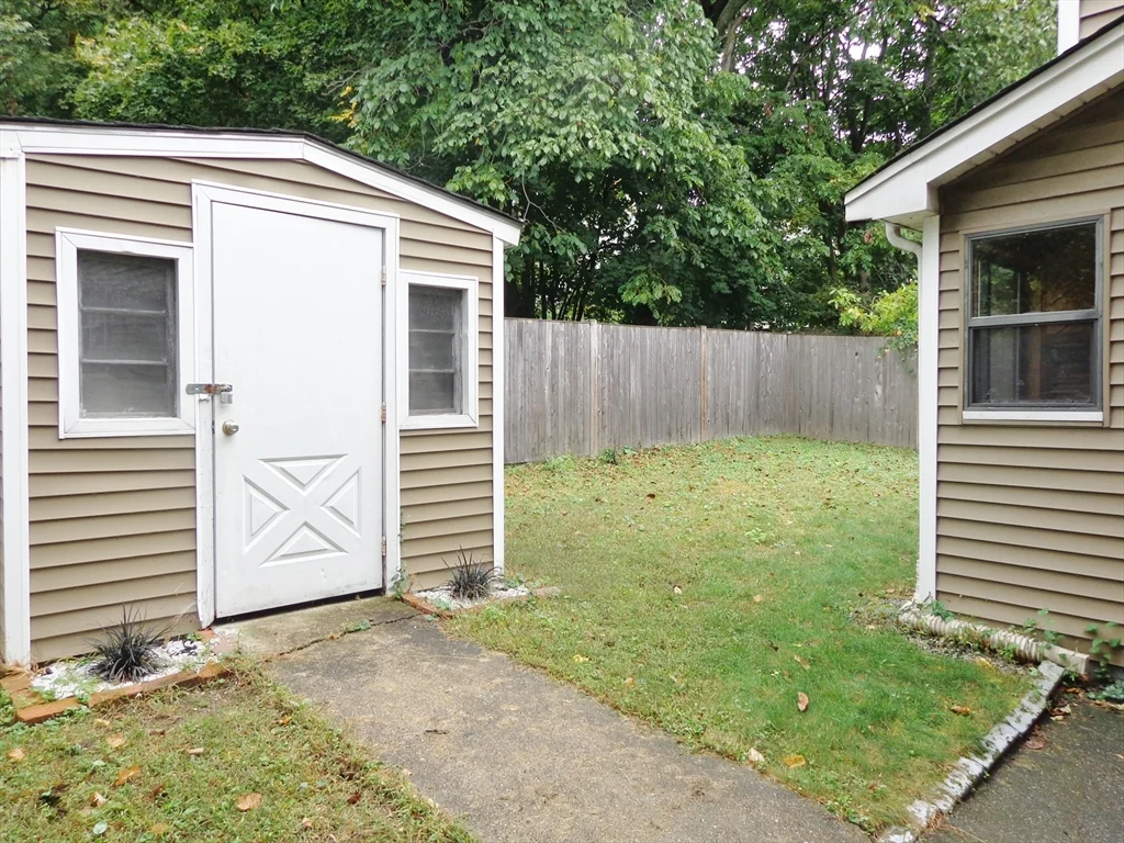 2 bed, 1 bath apartment for rent at 109 Fayette St Unit 2, Watertown — photo 14 of 14