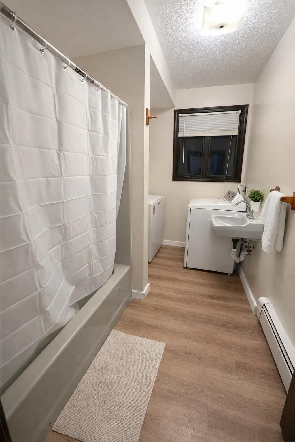 2 bed, 1 bath apartment for rent at 109 Garden St Unit 2, Lawrence — photo 5 of 12