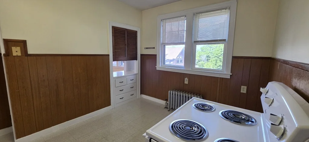 2 bed, 1 bath apartment for rent at 109 Green Hill Pkwy Unit 1, Worcester — photo 10 of 32