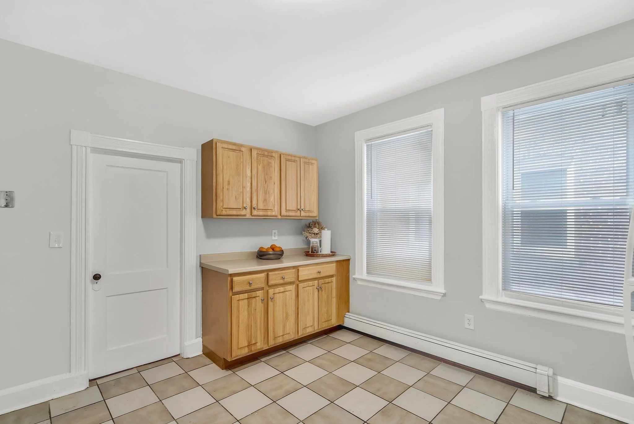 3 bed, 1 bath apartment for rent at 109 Harrishof St Unit 1, Roxbury — photo 4 of 18