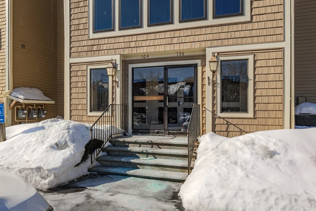 1 bed, 1 bath apartment for rent at 109 Hunters Run Pl Unit 109, Haverhill — photo 2 of 14