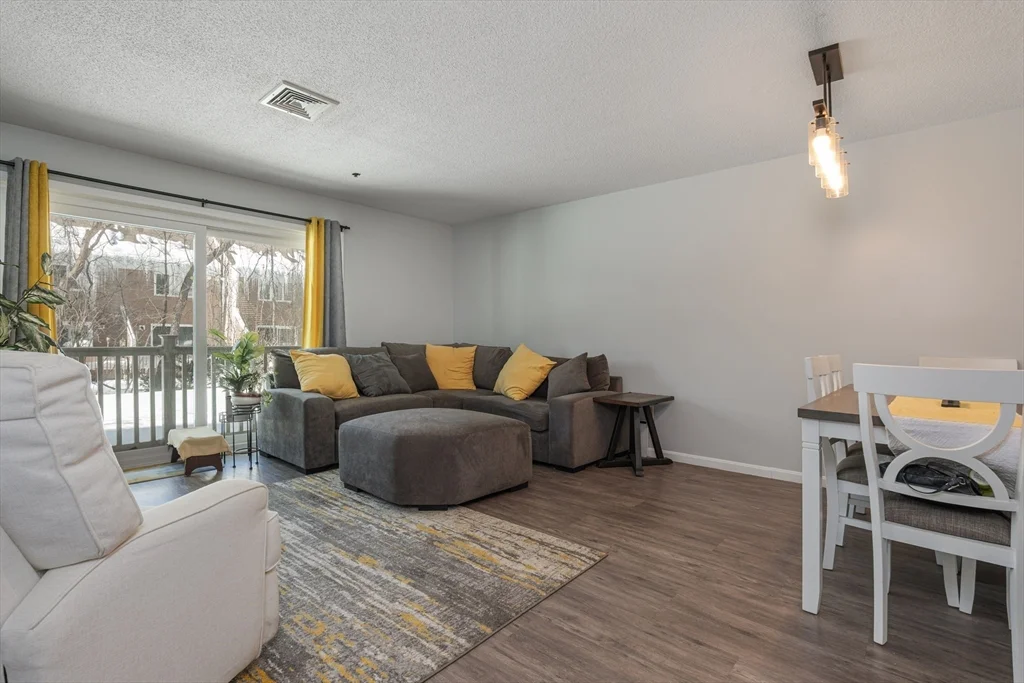 1 bed, 1 bath apartment for rent at 109 Hunters Run Pl Unit 109, Haverhill — photo 5 of 14