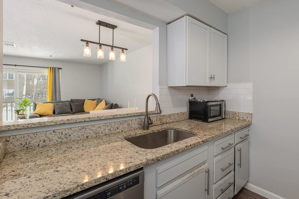 1 bed, 1 bath apartment for rent at 109 Hunters Run Pl Unit 109, Haverhill — photo 7 of 14
